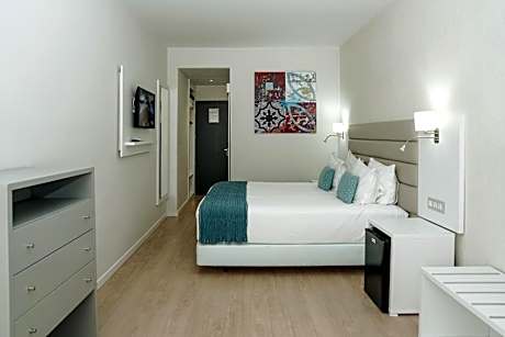 Double Room with Partial Sea View