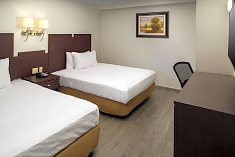 Queen Room with Two Queen Beds - Smoking