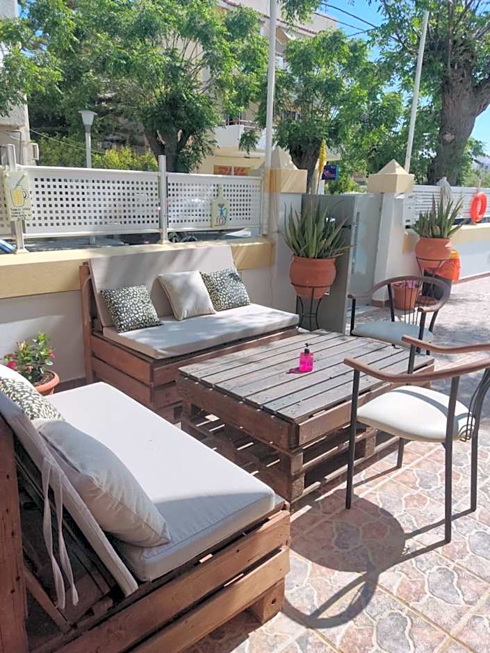 Erato Studios & Apartments