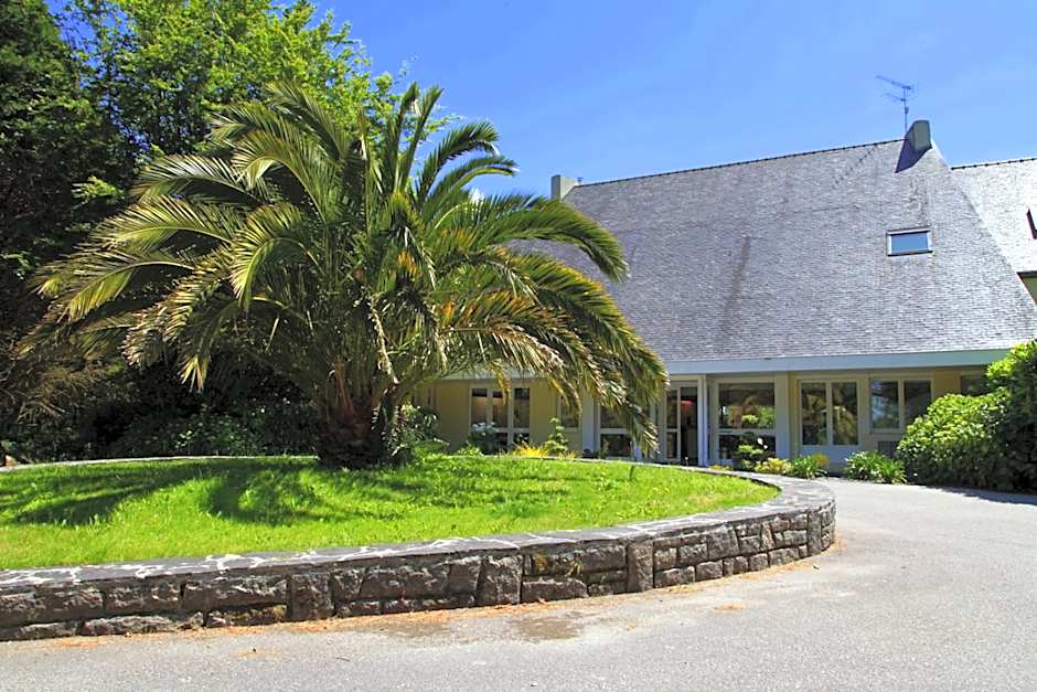 Logis Latitude Ouest Hôtel Restaurant & Spa