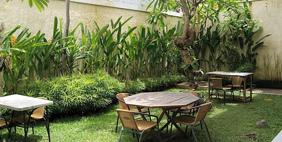 Sugiras Living Guest House