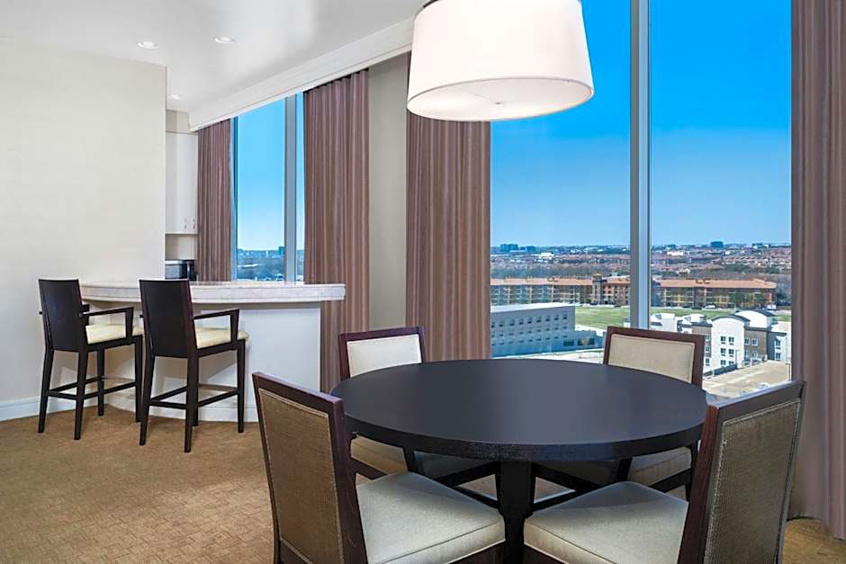 Renaissance Dallas North Hotel