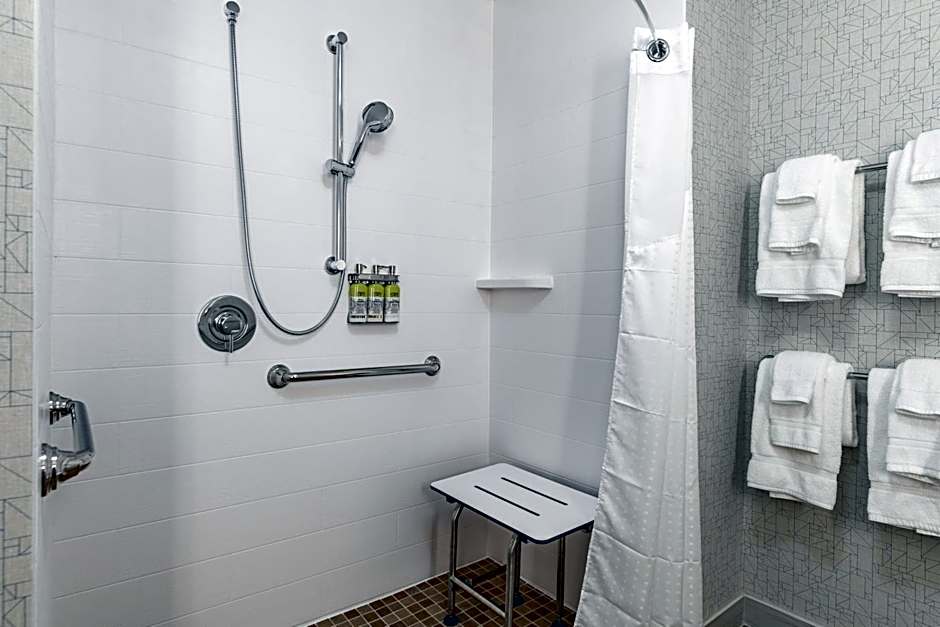 Holiday Inn Express And Suites Moundsville By IHG