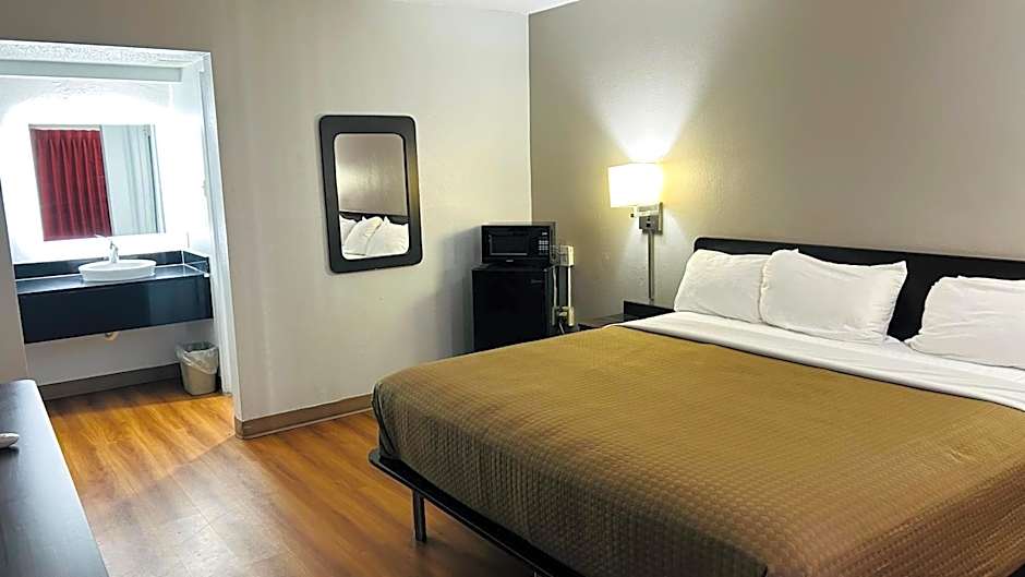 Super 7 Inn By OYO Tupelo Hwy 178