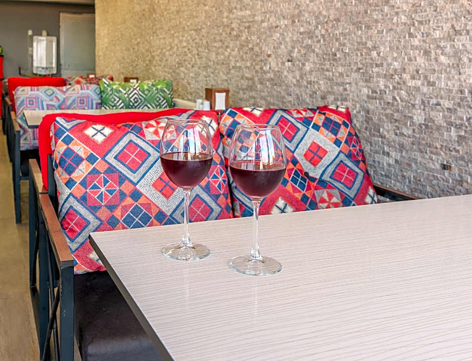 Airport Black Sea Hotel & Restaurant