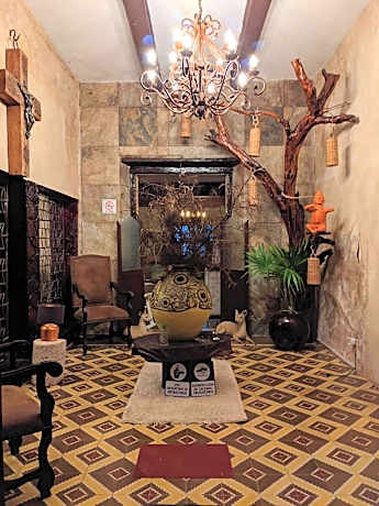 Casa Aluxes Hotel