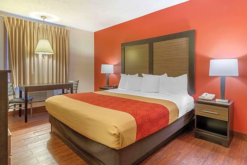 Econo Lodge Traverse City