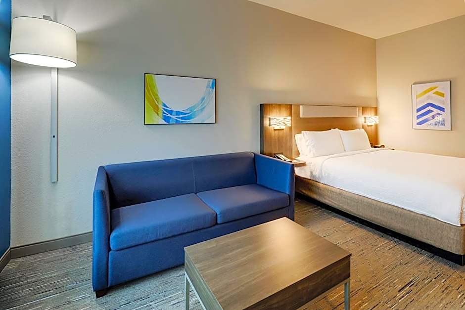 Photo 1 of 14 of Standard 1 King Bed