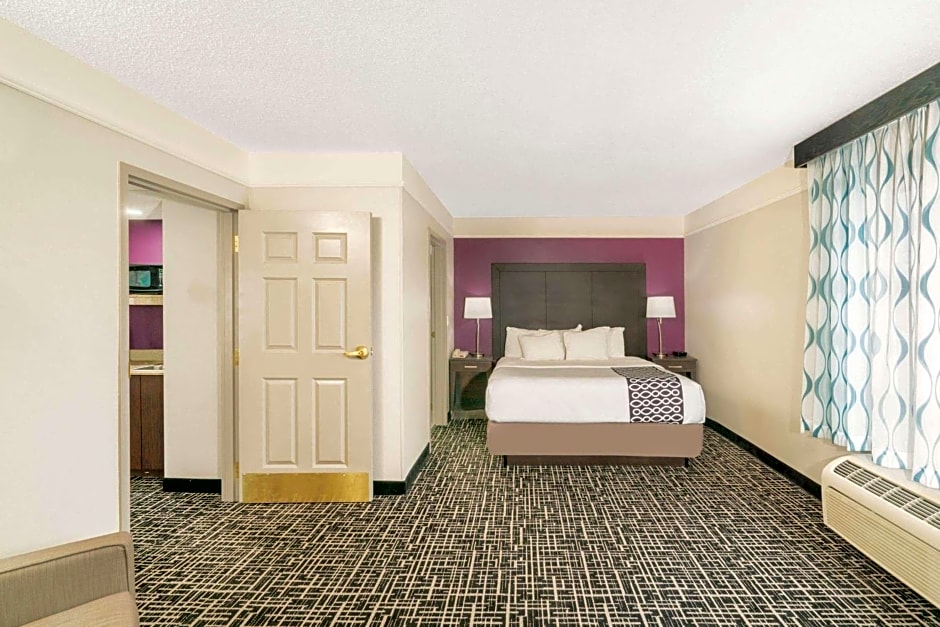 La Quinta by Wyndham Latham Albany Airport