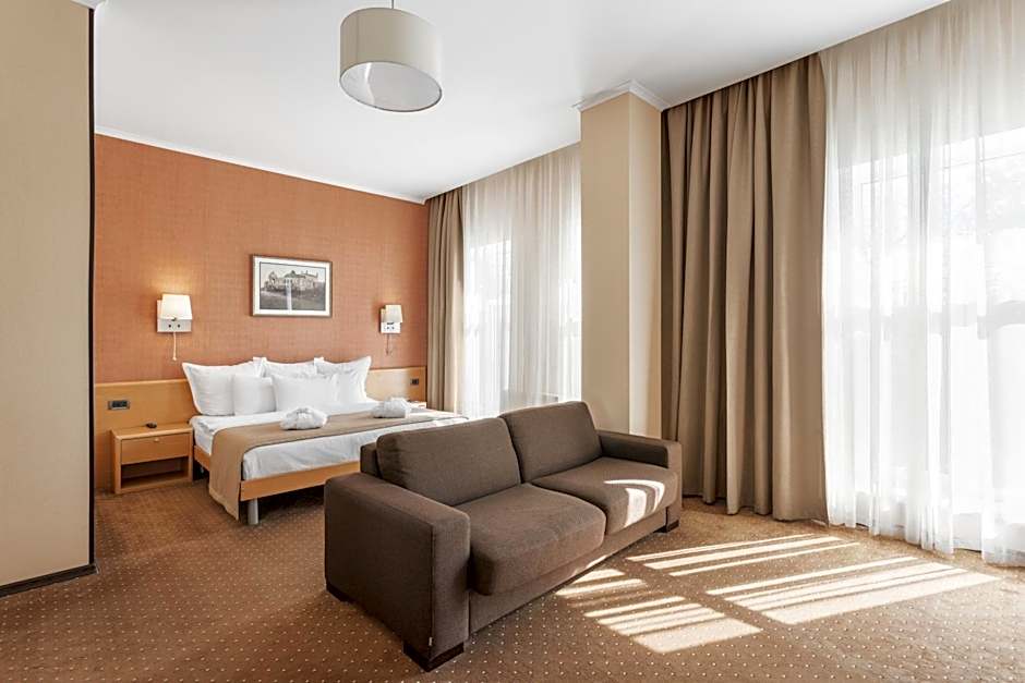 Alexandrovskiy Hotel