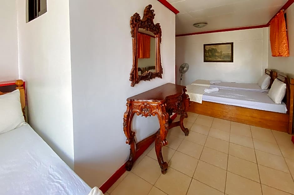 RedDoorz Hostel @ Tita Aidz Inn Baguio