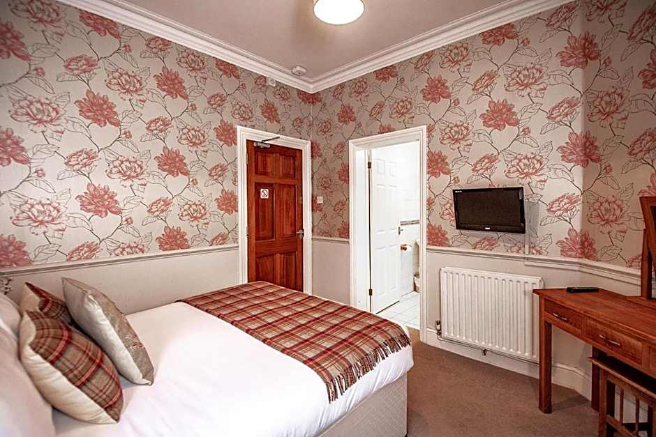 Trivelles Waterhall Country Gatwick Hotel & airport parking