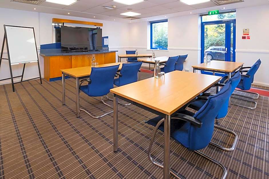 Holiday Inn Express Droitwich Spa By IHG