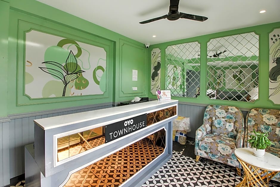 Collection O Avasa Grand