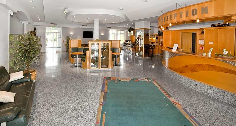 Fairway Hotel