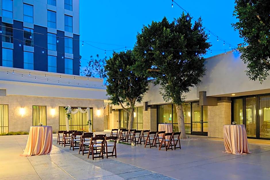 Holiday Inn Long Beach - Airport By IHG