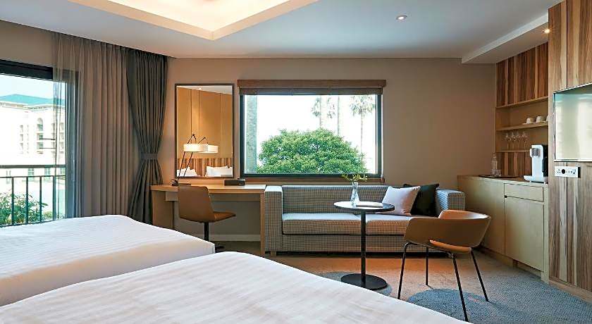 The Suites Hotel Jeju