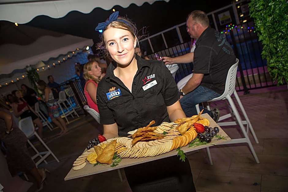 Gladstone Reef Hotel Motel