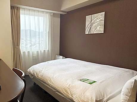 Semi Double Room - Non-Smoking