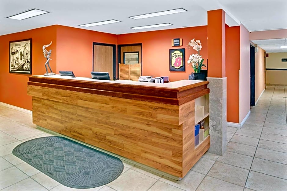 Super 8 by Wyndham Spokane/West