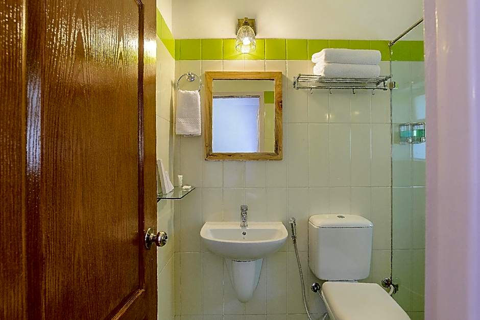 Altius Nest Hotel