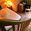 Logis Hôtel Restaurant Le Domaine de l'Eau Vive