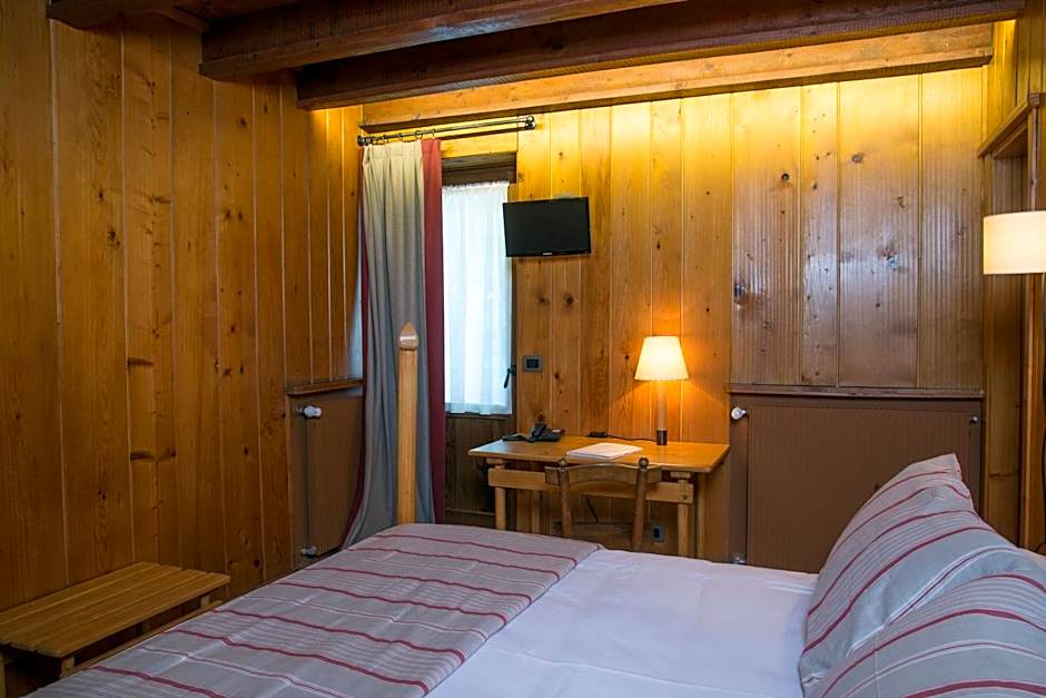 Albergo Ristorante Bucaneve