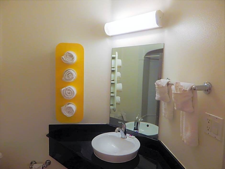 Baymont Inn & Suites Sheridan