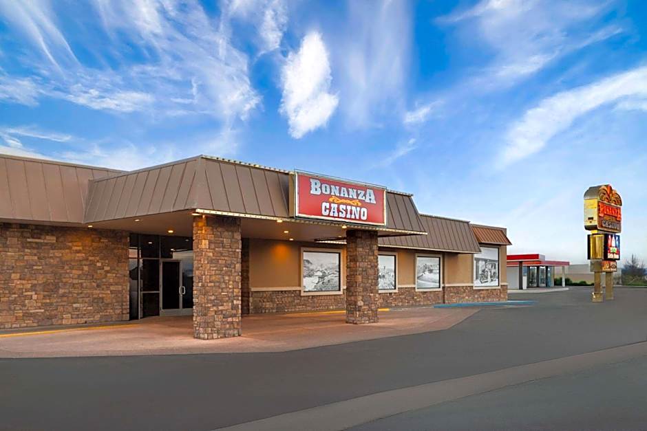 Super 8 by Wyndham Fallon