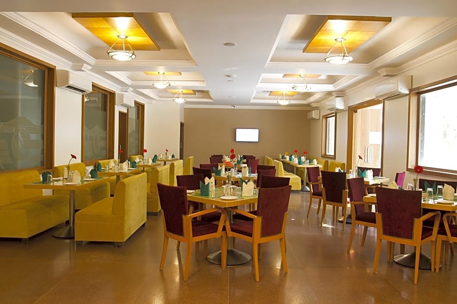 7 Apple Hotel Pimpri Pune
