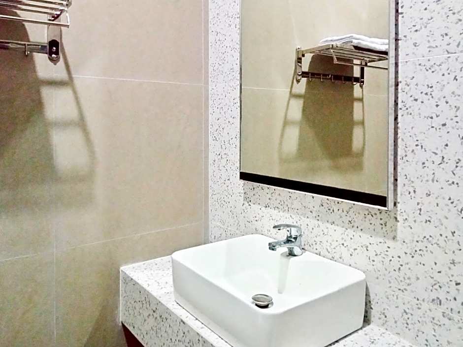 RedDoorz @ Hotel DPraya Pati