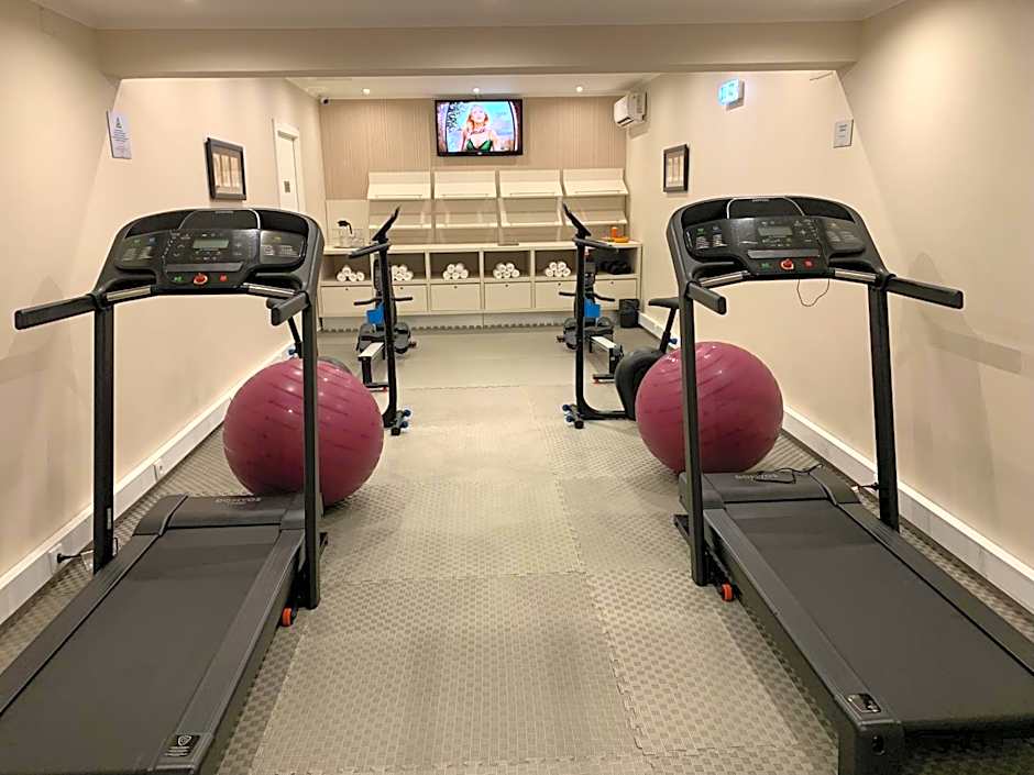 Dinya Lisbon Hotel & Lounge Bar