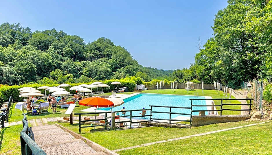 Residence with swimming-pool and thermal pools in Sorano