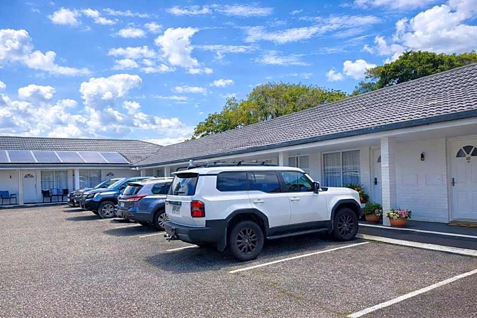 Cooks Endeavour Motor Inn - Near beach & Gold Coast Airport