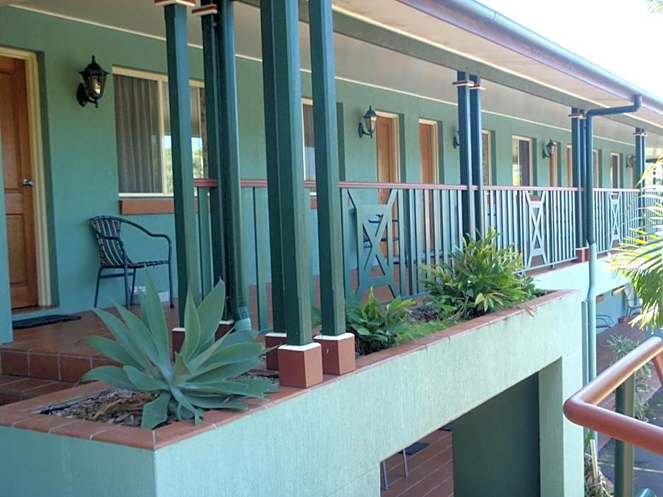 McNevins Logan Park Motel