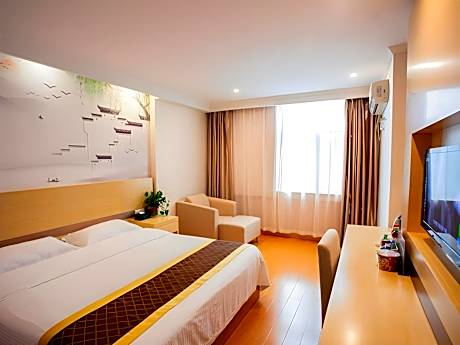 GTR - Guest Room with One 1.8M Bed