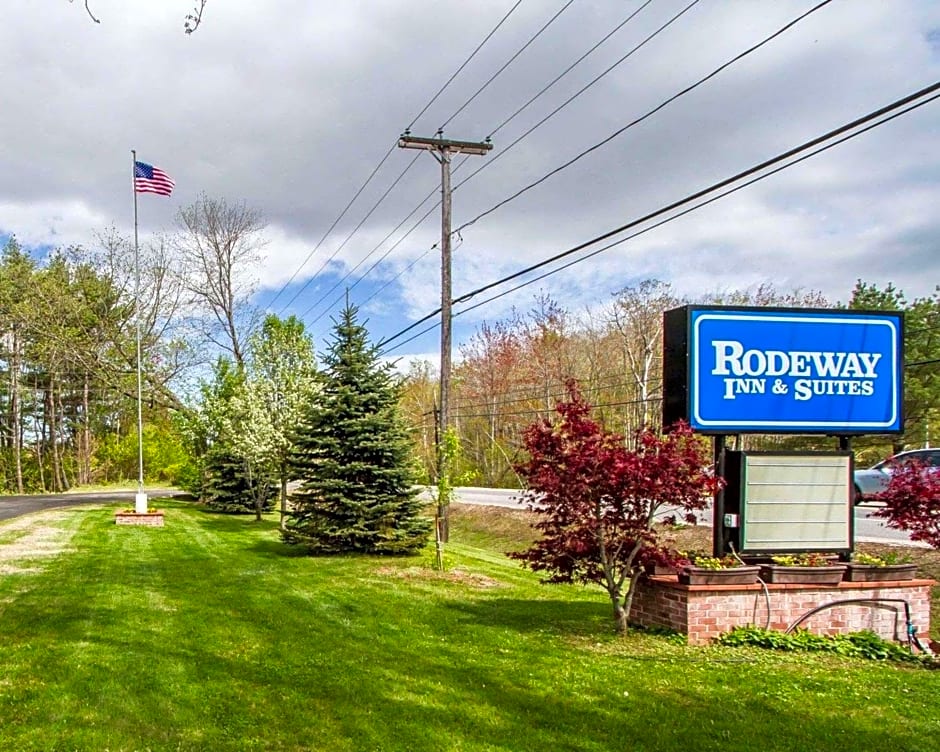 Rodeway Inn & Suites Brunswick near Hwy 1