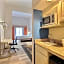 Holiday Inn Express Hotel & Suites Milwaukee Airport By IHG
