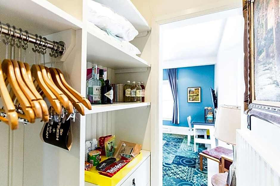 Drake Devonshire and Motor Inn