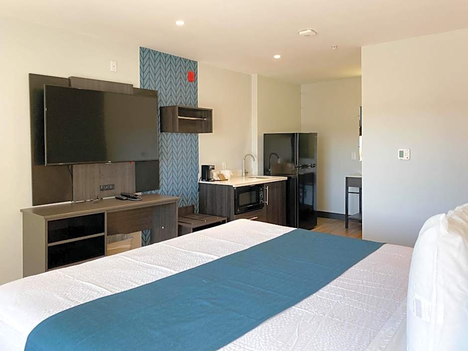 Studio 6 Suites Stockton, CA Waterfront