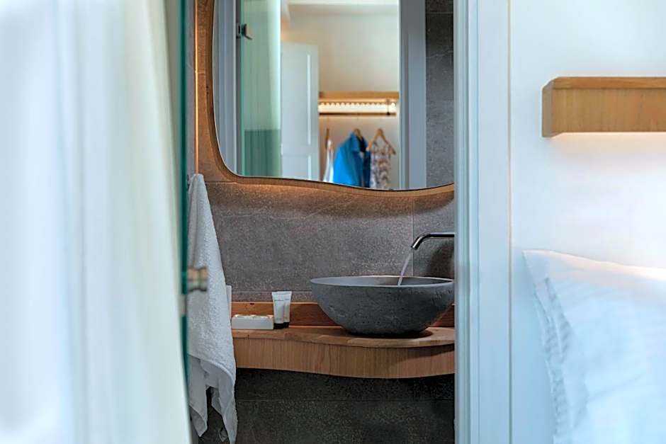 Alafropetra Luxury Suites