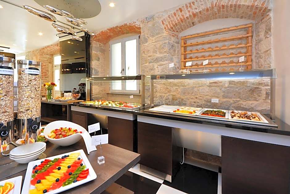 Jupiter Luxury Hotel