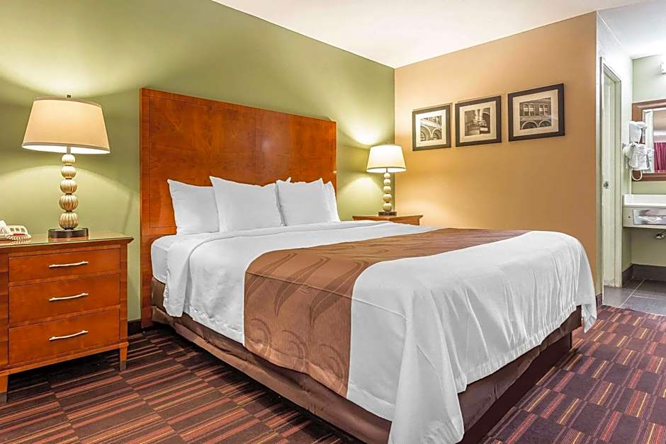 Quality Inn & Suites near Robins Air Force Base