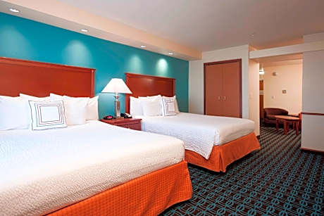 Suite, 2 Queen, Sofa bed