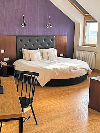 Luxury Suite with Spa Bath