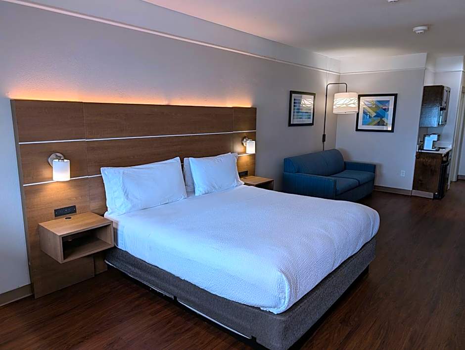 Holiday Inn Express & Suites Galveston West - Seawall