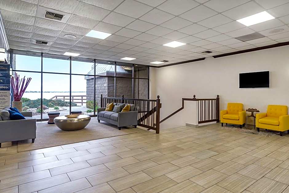 Best Western Plus Lake Front Hotel