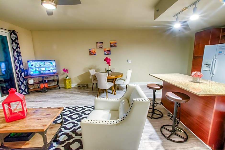 Laketown Wharf 1035 By Aneliya