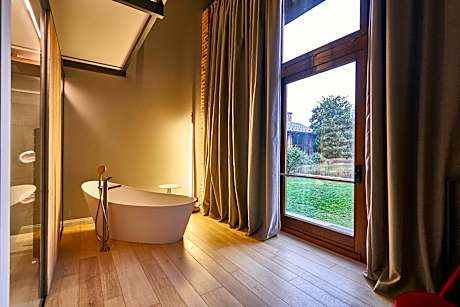 Deluxe Double or Twin Room with Garden View