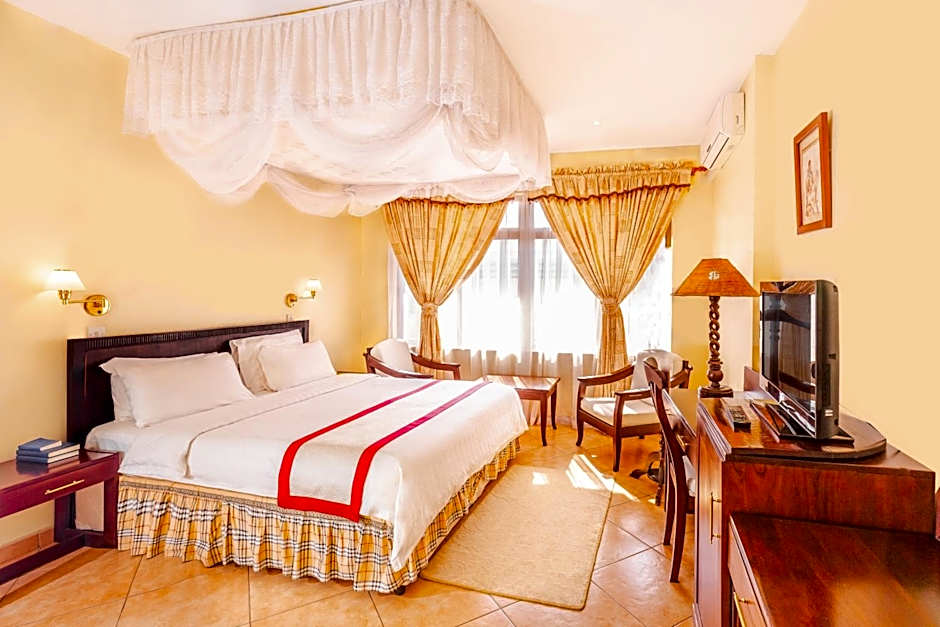 New Safari Hotel